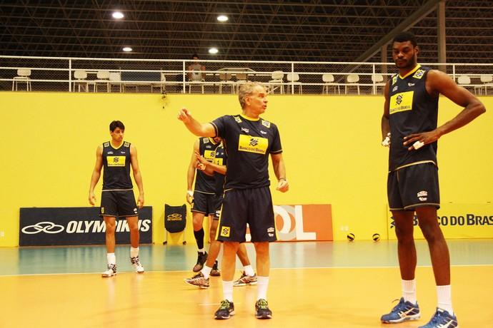 Samuel é efetivado e ganha vaga na Seleção Brasileira